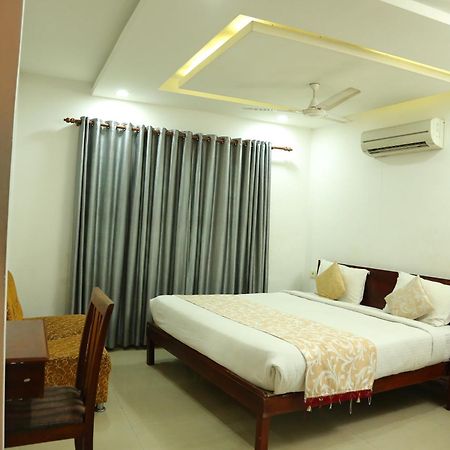 Malabar Plaza Inn Kochi Eksteriør bilde