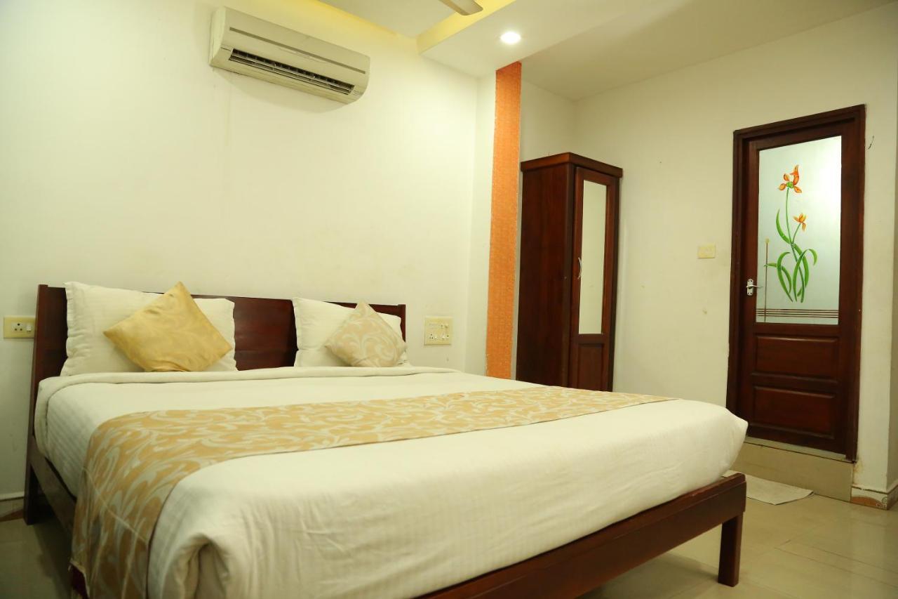 Malabar Plaza Inn Kochi Eksteriør bilde