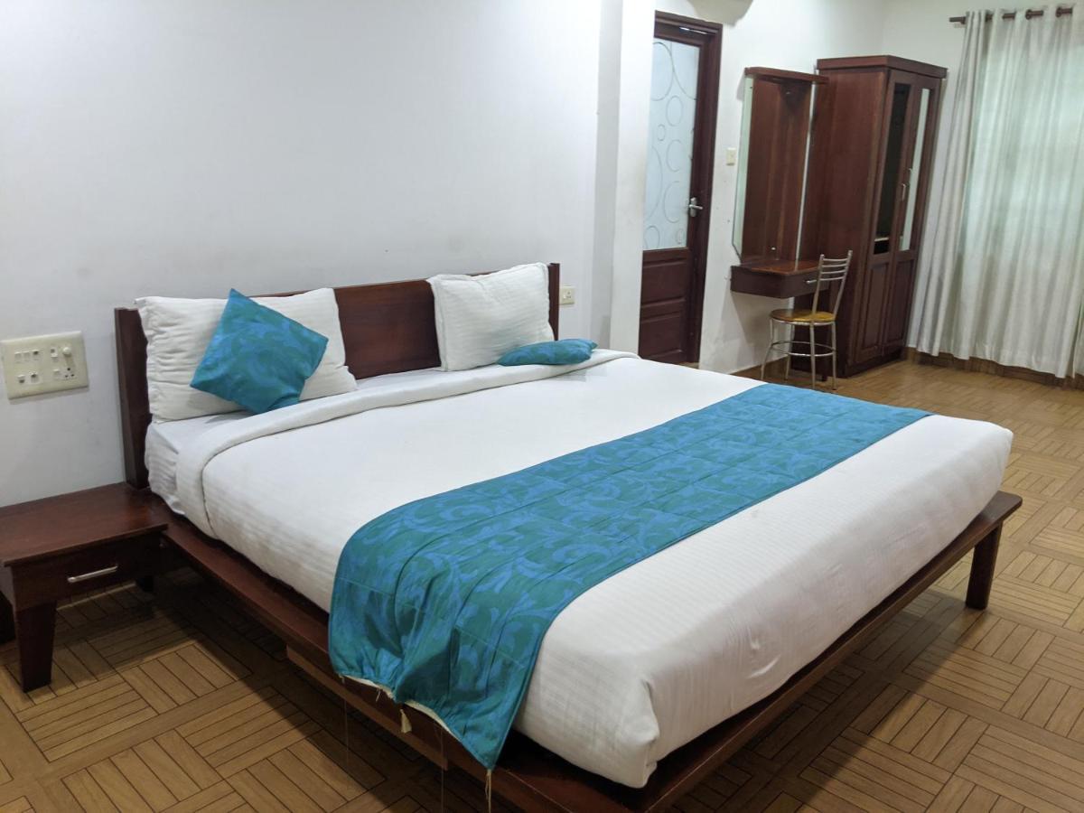 Malabar Plaza Inn Kochi Eksteriør bilde